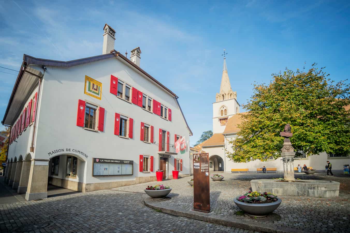 Town hall and church in La Tour-de-Peilz